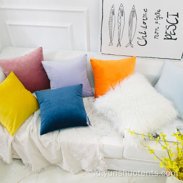 Fotografi Bantal Beludru Bantal Sofa Dalam Ruangan